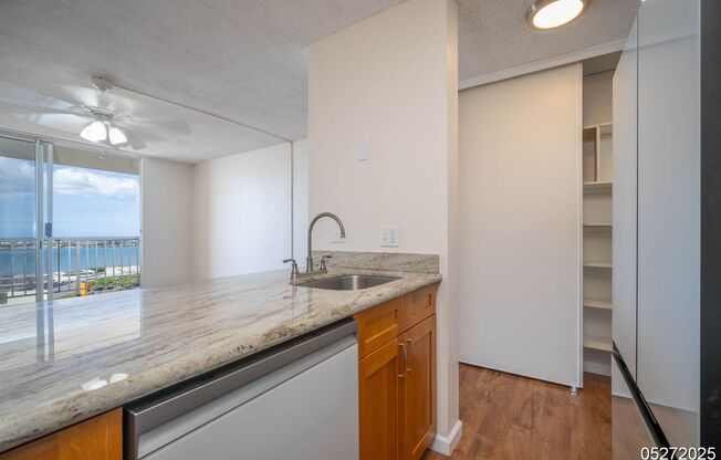 1 bed, 1 bath, $2,350, Unit # 1705