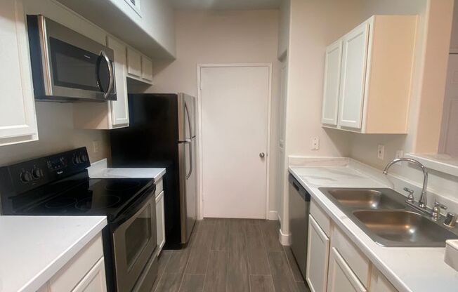 1 bed, 1 bath, $1,400, Unit 2058