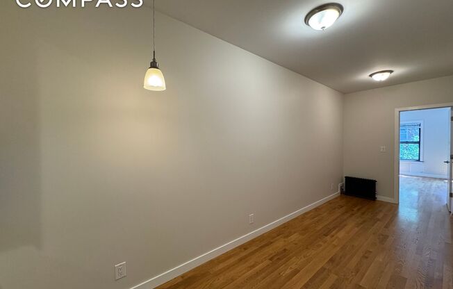 429 E 9 ST