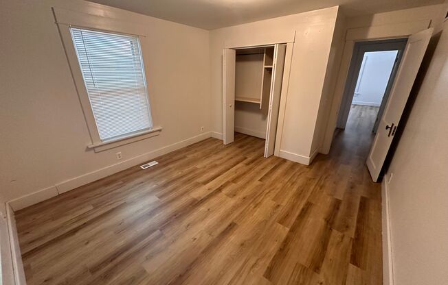 $895 - 2 bedroom/ 1 bathroom - Single Family Home