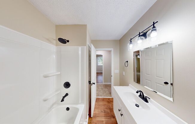 Cozy 2 bedroom 1 bath home. Conveniently located in the heart of Clarksville.