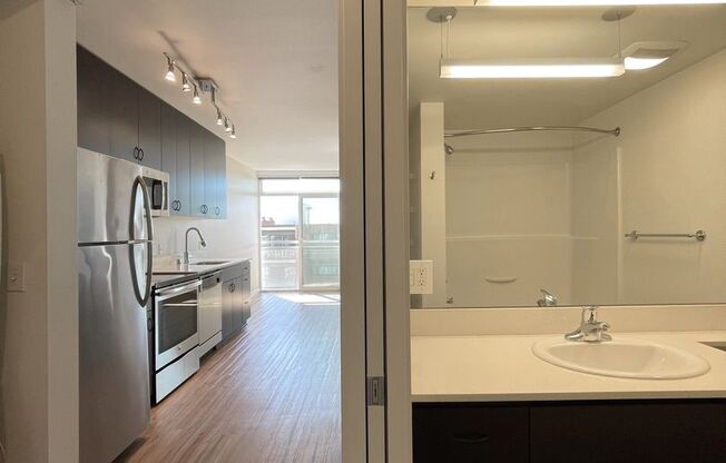 1 bed, 1 bath, 470 sqft, $1,895, Unit 702