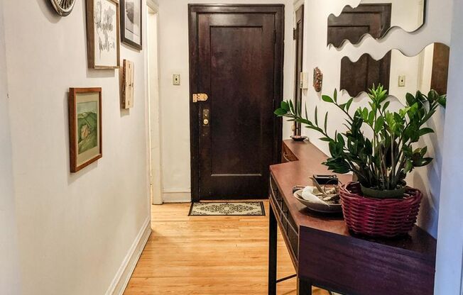 1 bed, 1 bath, 920 sqft, $1,750, Unit 5210D-2