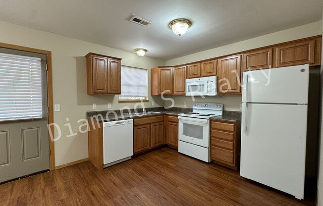 2 beds, 1.5 baths, $750, Unit 311