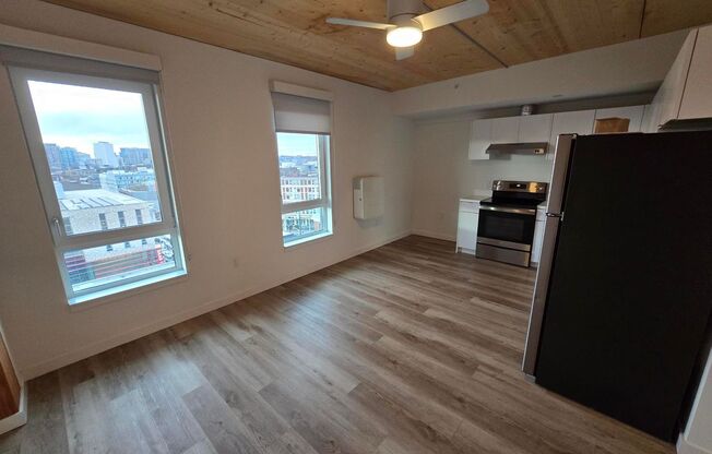 Studio, 1 bath, 361 sqft, $1,495, Unit 714