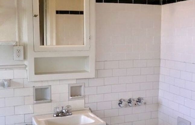 1 bed, 1 bath, 600 sqft, $1,400, Unit 514