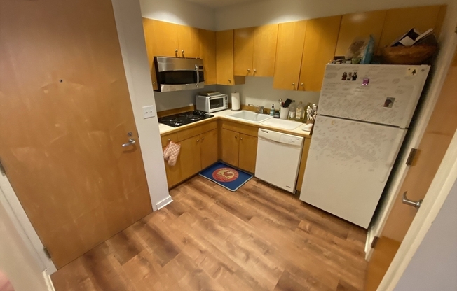2 beds, 1 bath, 707 sqft, $3,450, Unit 5F