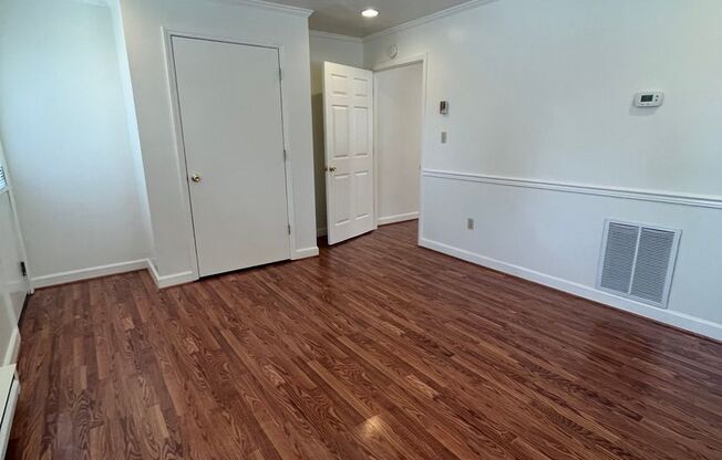 1 bed, 1 bath, 500 sqft, $1,400, Unit U-4