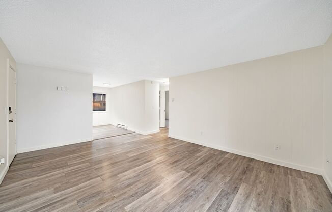 2 beds, 1 bath, 850 sqft, $1,495, Unit 42