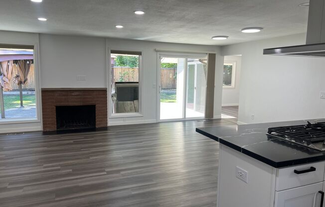 3bd/2ba Bellevue Home
