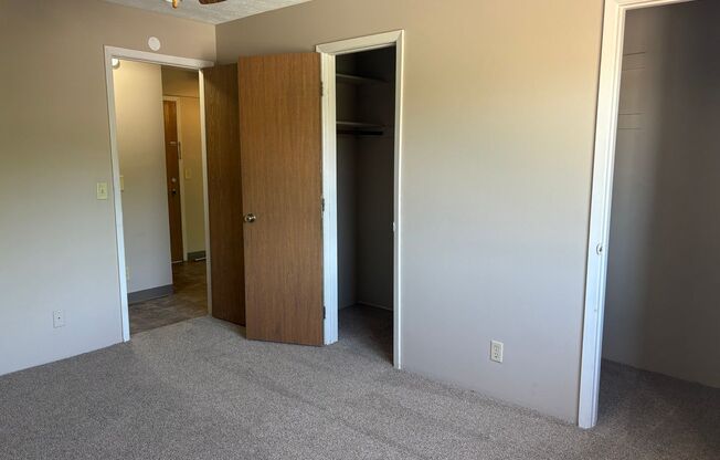 1 bed, 1 bath, 750 sqft, $900, Unit #35