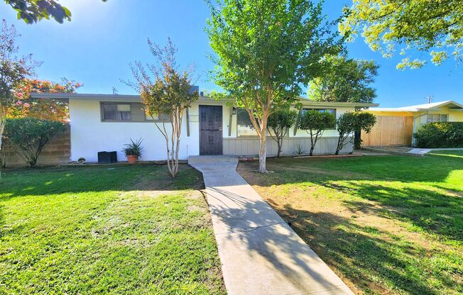 Charming 4-Bedroom Home Near Bakersfield College with Recent Updates