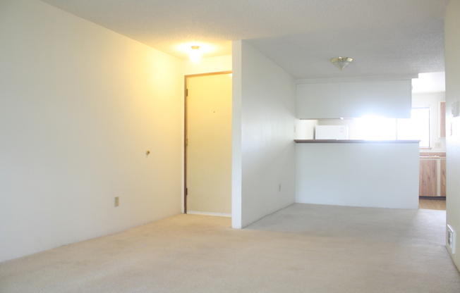 Top floor, 2drm, 2 full bath, open floor plan, pool, water, sewer, garbage included in rent