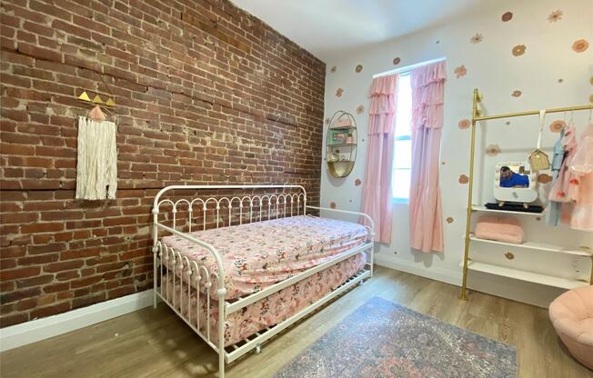3 beds, 3 baths, 1,200 sqft, $5,500