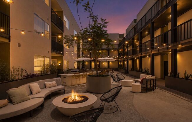 1 bed, 1 bath, $2,275, Unit 403