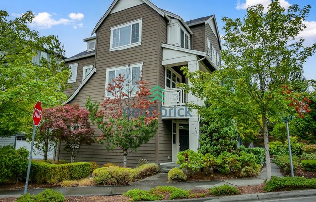 4 Bedroom 3.5 Bathroom in Highly Desirable Issaquah Highlands!