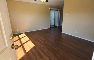 2 beds, 1.5 baths, $900, Unit 2342 Highview