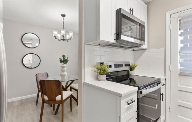 2 beds, 1 bath, $1,395, Unit APARTMENT A5