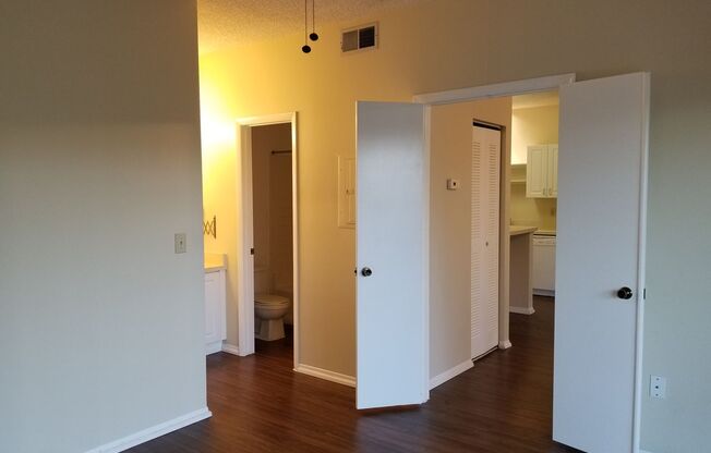 1 bed, 1 bath, $1,300, Unit Unit 623