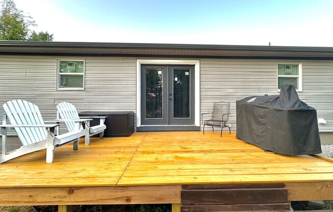 3 beds, 1 bath, $2,300