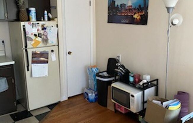 1579 Farwell