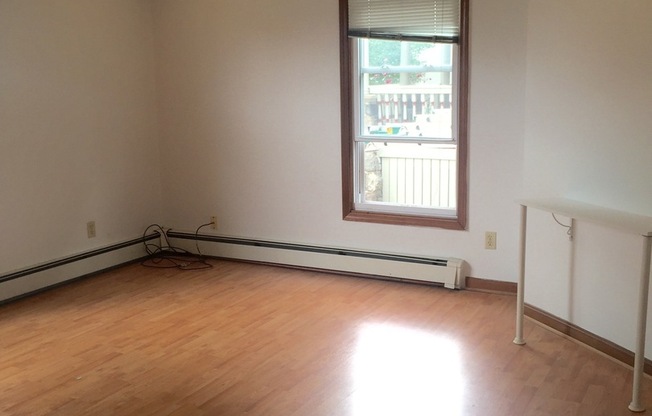 2 beds, 1 bath, $1,245, Unit 1