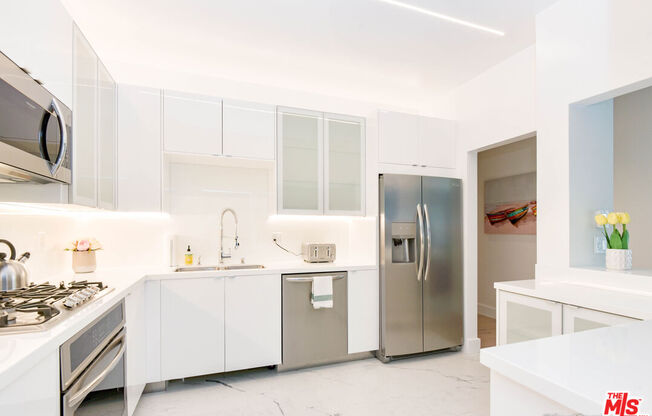 2 beds, 2 baths, 1,389 sqft, $7,000, Unit 107