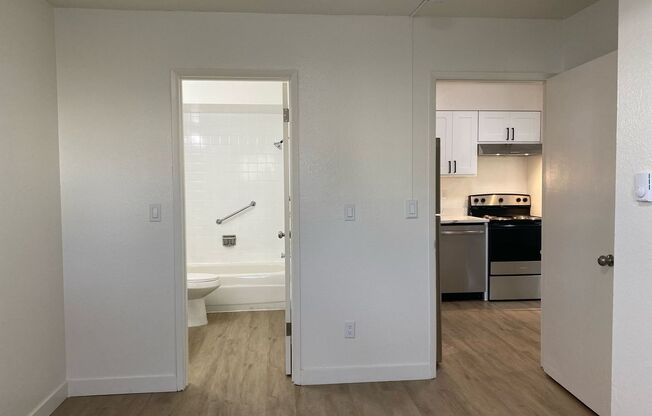 1 bed, 1 bath, 491 sqft, $1,095, Unit Unit 116