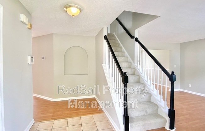 815 CHAPIN WOOD DR