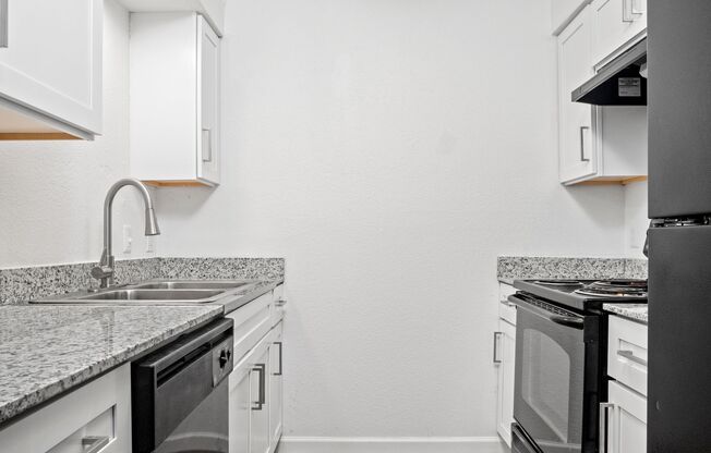 Studio, 1 bath, 435 sqft, $950, Unit 1702-201E