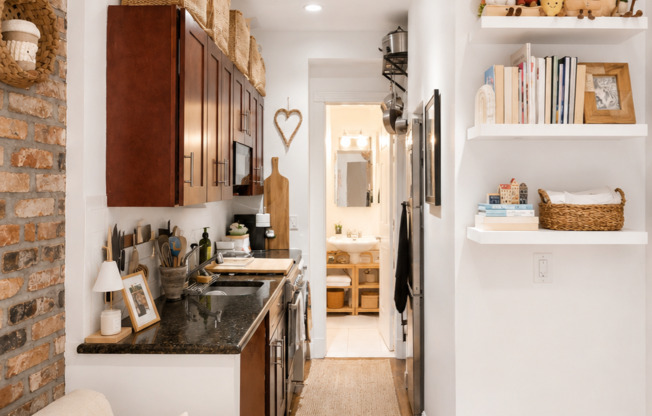 307 Mott St