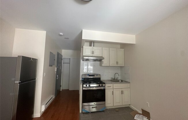 1 bed, 1 bath, 1,925 sqft, $3,027, Unit 4B