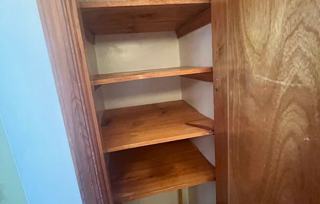 2 beds, 1 bath, 903 sqft, $1,290, Unit D-2