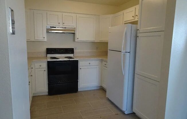 2 beds, 1 bath, $1,800, Unit #6