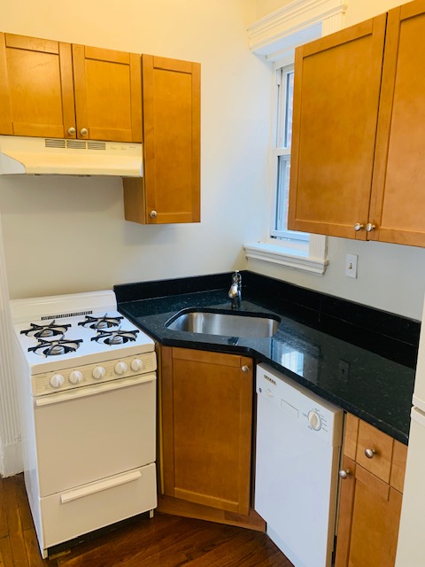 1 bed, 1 bath, , $3,700, Unit 39