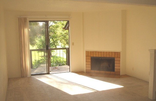 2 beds, 1.5 baths, 1,100 sqft, $1,697, Unit 1817