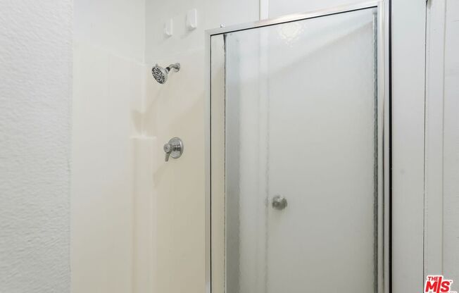 2 beds, 2 baths, 990 sqft, $2,395, Unit G111