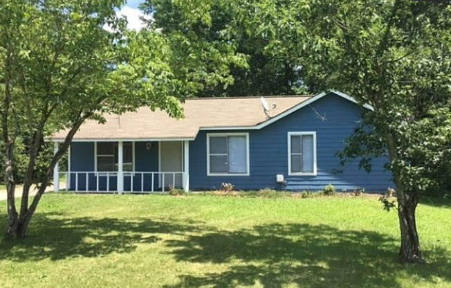 Newly renovated 3 bedroom, 2 bath ranch home in Jonesboro.
