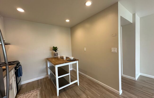 Studio, 1 bath, 500 sqft, $1,550, Unit 306