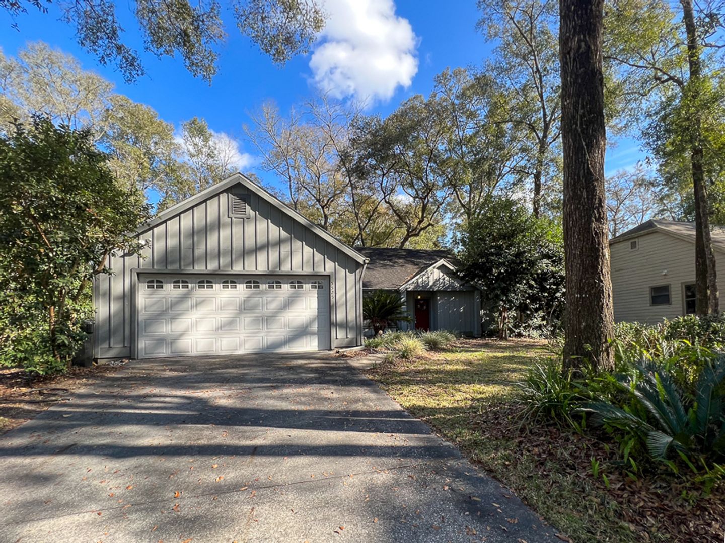 4BR/2BA w/ Flex Space in Haile Plantation - available mid July