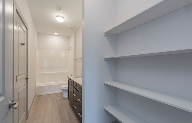 1 bed, 1 bath, 665 sqft, $1,715