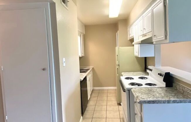 COURTYARD PARK APARTMENTS