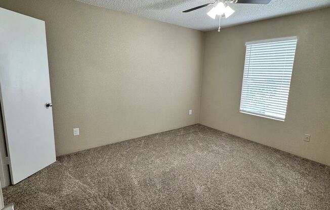 1 bed, 1 bath, 615 sqft, $885, Unit 401