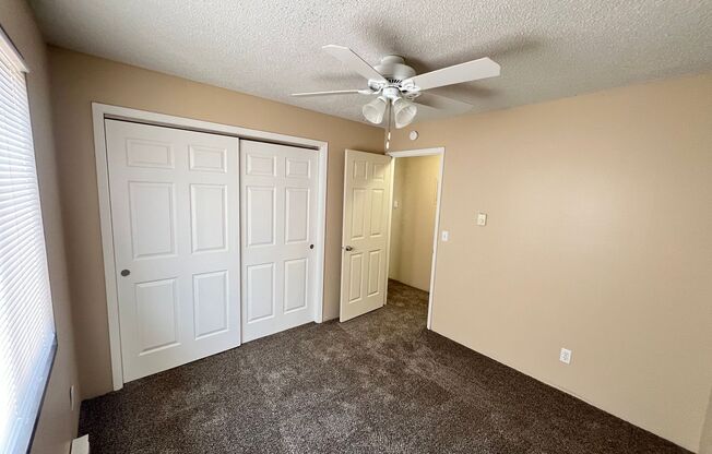 2 beds, 1 bath, 800 sqft, $995, Unit 405-18