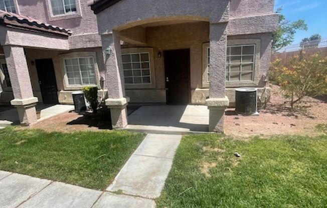 3 Bedroom Townhouse!!