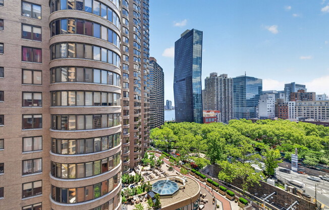 1 bed, 1 bath, 660 sqft, $5,200, Unit 15C
