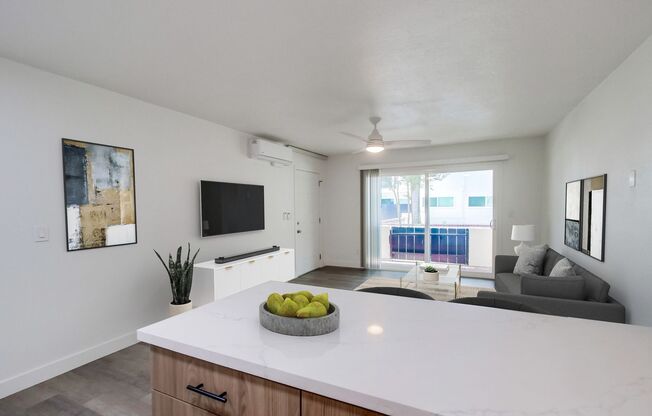 1 bed, 1 bath, 576 sqft, $2,495, Unit 34