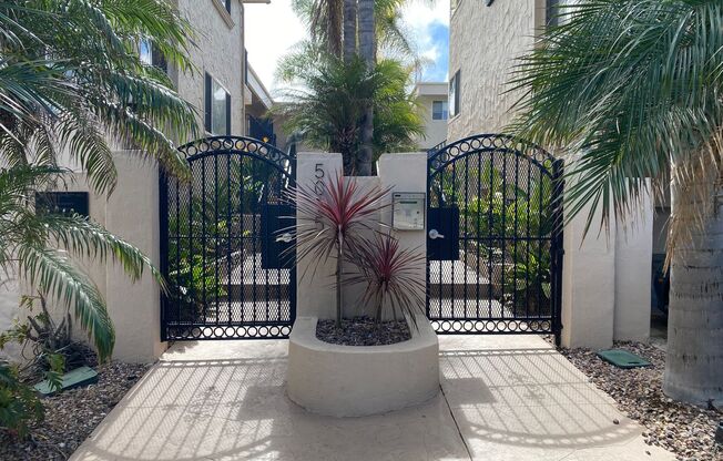 2/2 Condo with Laundry and 2-Car Parking