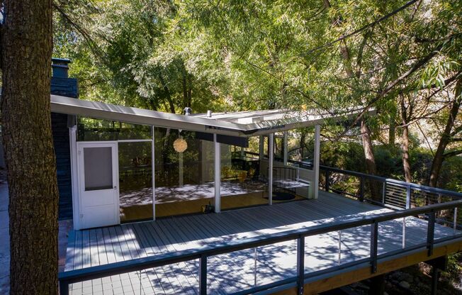 INCREDIBLE Mountain Home! 3BD/1BA- Available July 15th!