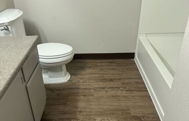 2 beds, 2 baths, 1,070 sqft, $1,595, Unit 12-104